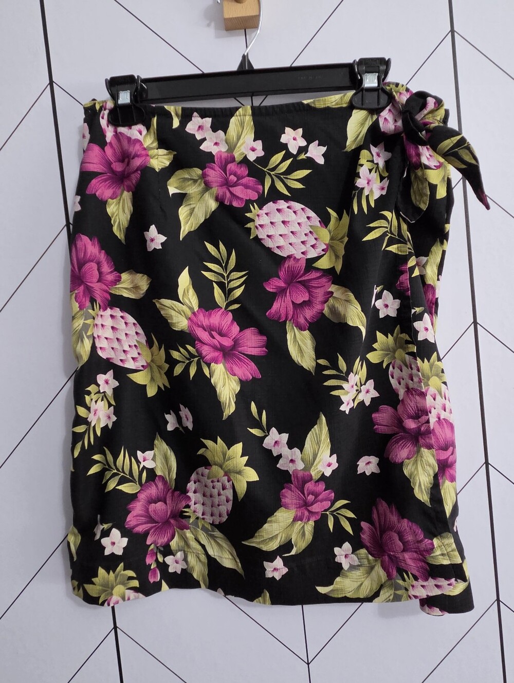 Y2K Tommy Bahama Stretch Silk Wrap Skirt Tropical Floral Pineapple Print, Size L
